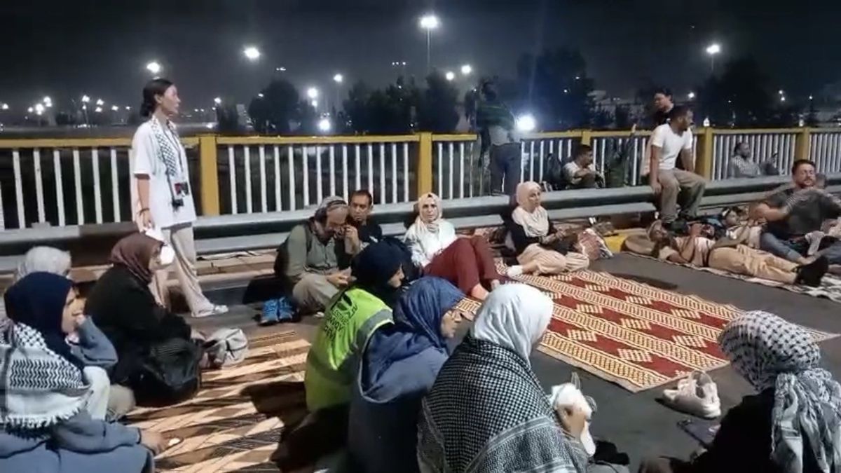 Filistin Konvoyu Irak Sınırında Bekletiliyor