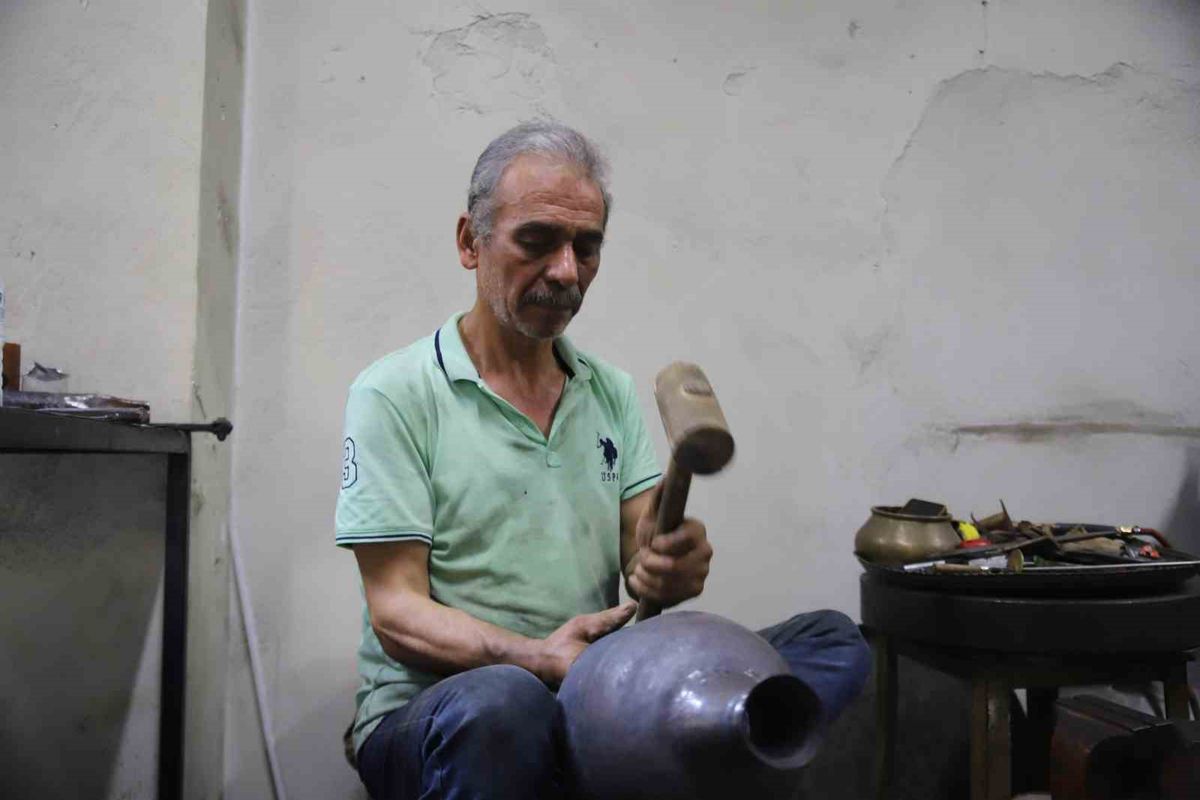 57 Yıllık Bakır Ustası: Mesleğimin Kaybolmasından Korkuyorum