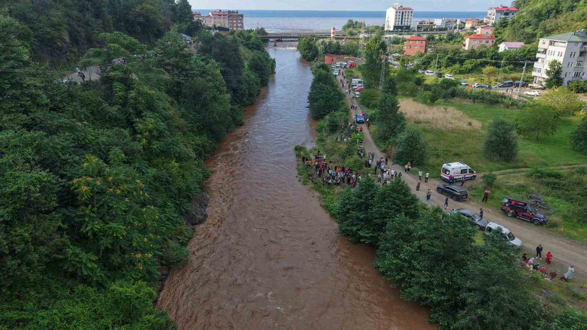 Giresun'da sel felaketi: 1 ölü, 2 kayıp