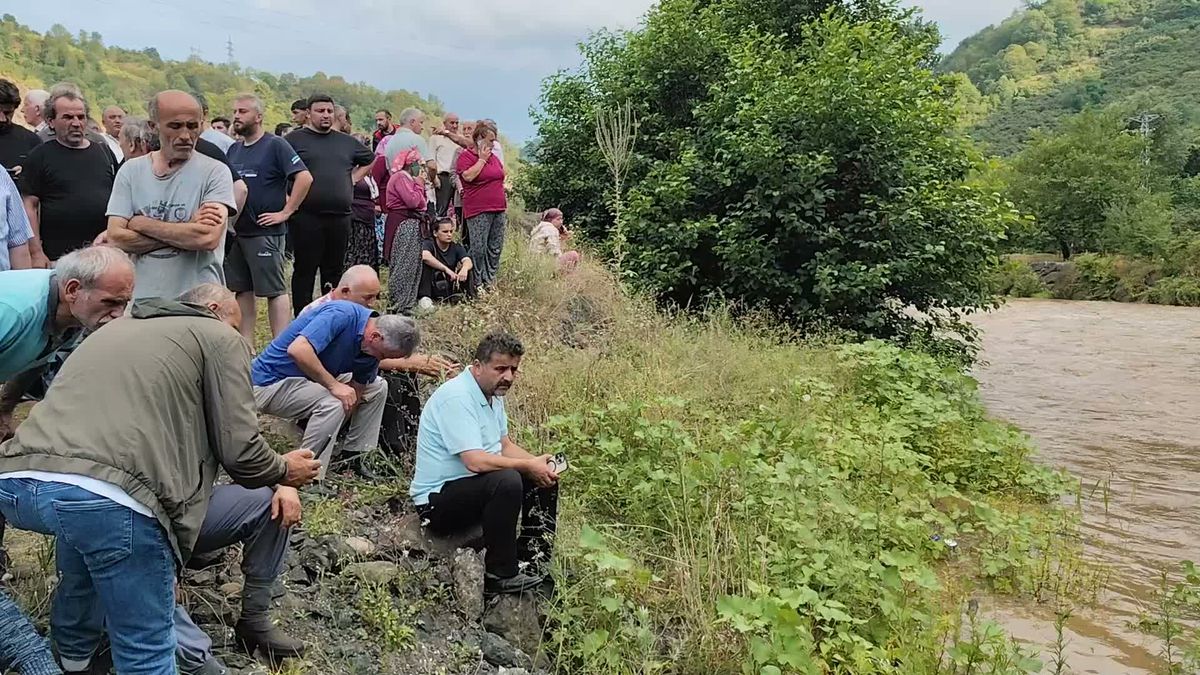 Giresun’da sel felaketi: 2 kız kardeş hayatını kaybetti, anne aranıyor