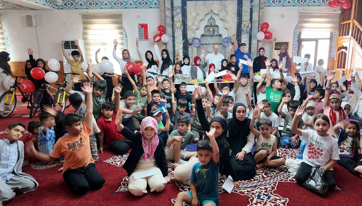 İmamdan 26 yıllık gelenek: Kur’an kursu öğrencilerine ödül