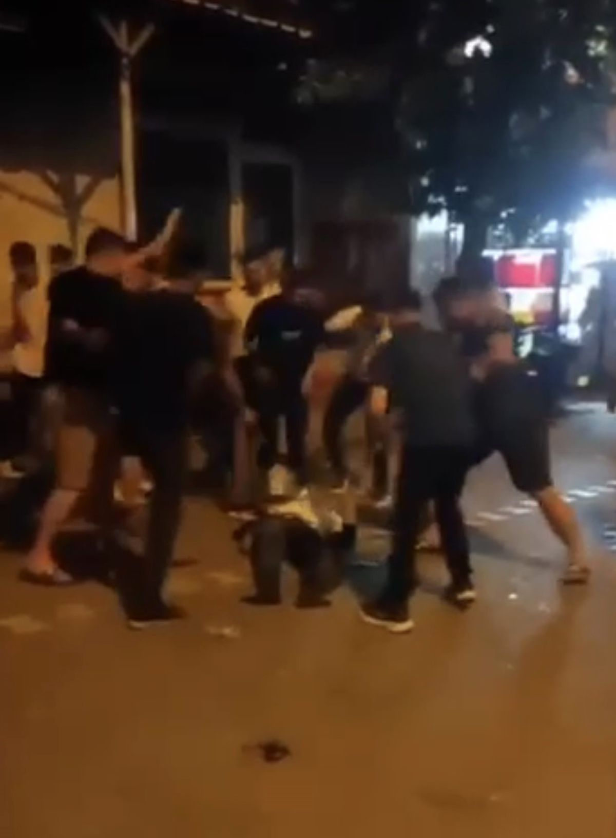 Bursa'da Kadına Şiddet ve Linç Girişimi: İki Yaralı Yoğun Bakımda
