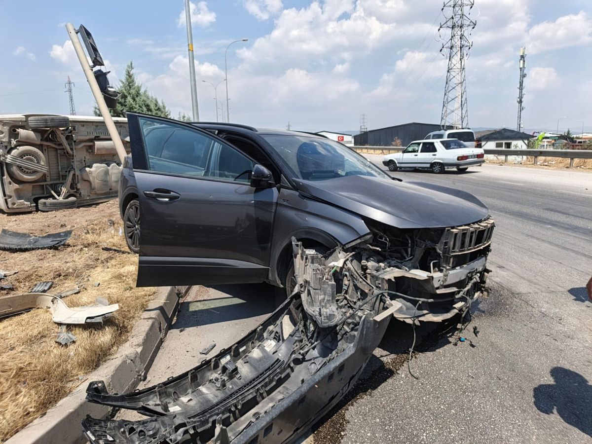 Kahramanmaraş'ta Trafik Kazası: 3 Yaralı