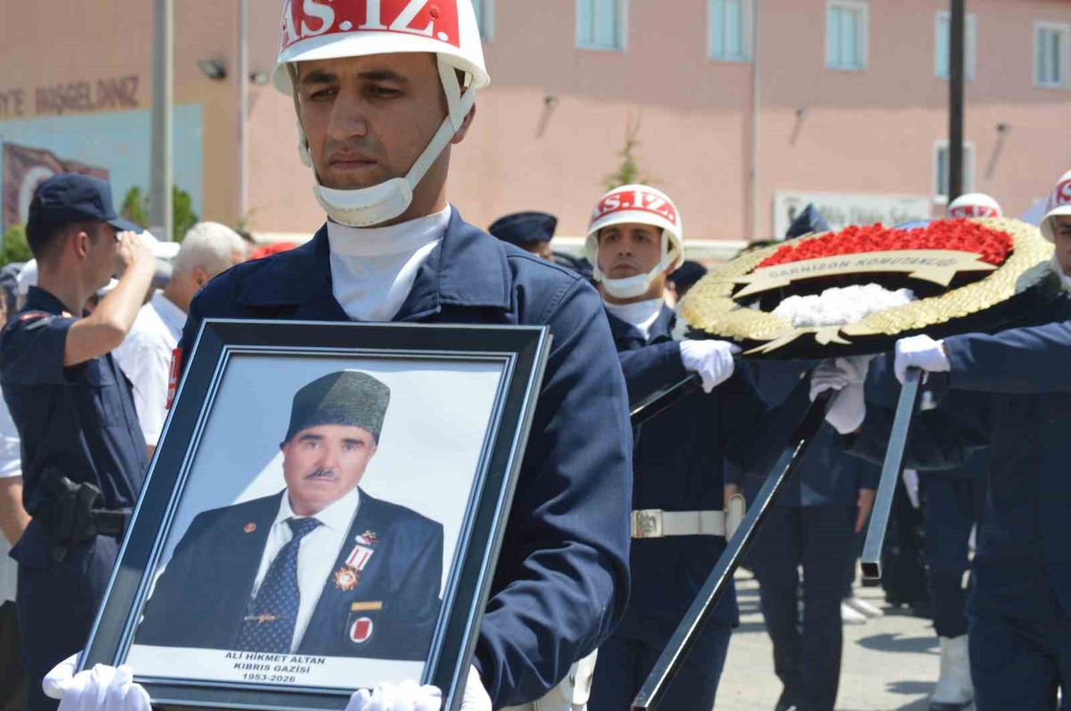 Kıbrıs Gazisi Ali Hikmet Altan Son Yolculuğuna Askeri Törenle Uğurlandı