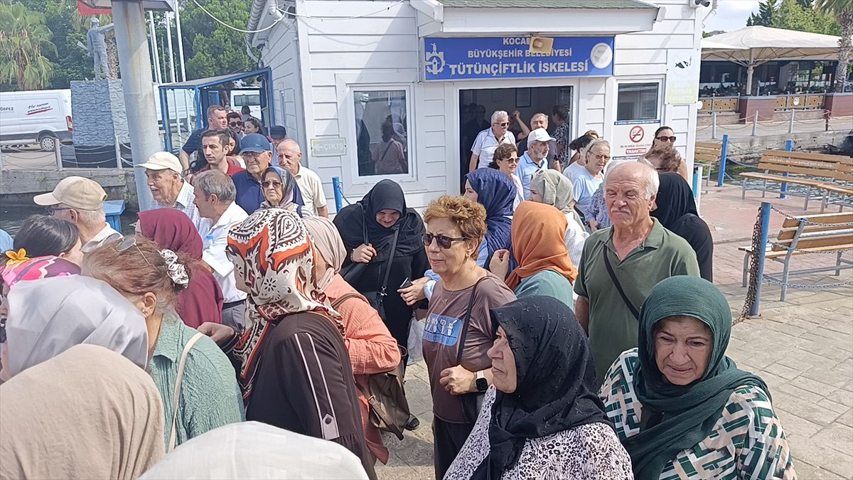 Körfez'de huzurevi sakinlerine İzmit Körfezi turu