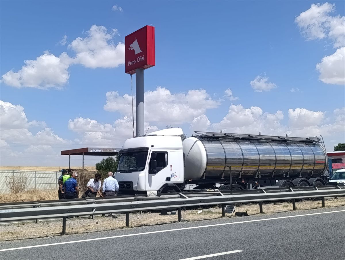Kulu'da kalp krizi geçiren tır sürücüsü kaza yaptı