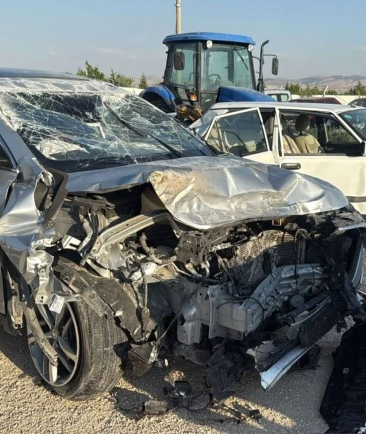 Emirdağ’da Kafa Kafaya Çarpışma: 1 Ölü, 7 Yaralı