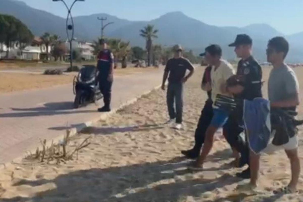 Plajlarda çanta çalarken suçüstü yakalandı! Mesleği şaşkına çevirdi