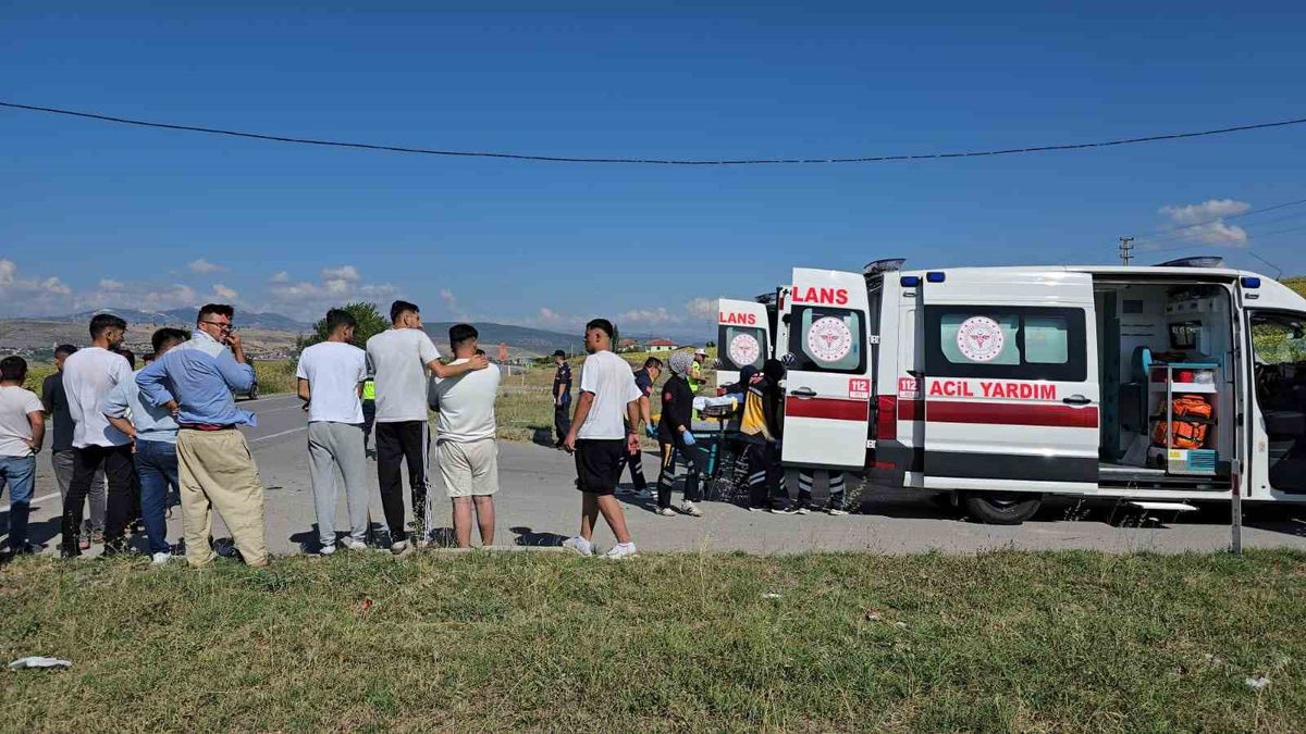 Vezirköprü'de Motosiklet Kazası: 3 Yaralı
