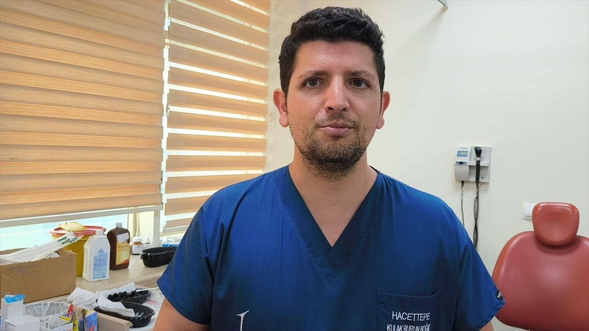 Siirt'te çocuğun boğazından sülük çıkarıldı