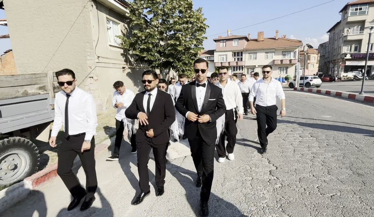 Tavşanlı'da Asırlık Düğün Geleneği: Damat ve Sağdıca Renkli Sınav
