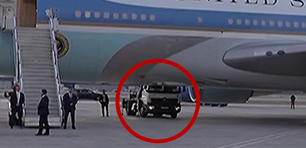 Trump’ın iki kabine üyesi, Ankara’da gizlice indiği yem uçakta kaldı