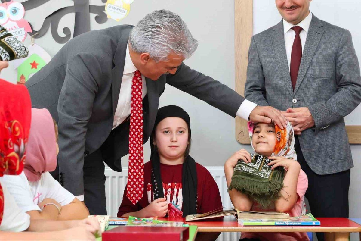 Vali Makas, Kültür Kur'an Kursu'nda Öğrencilerle Buluştu