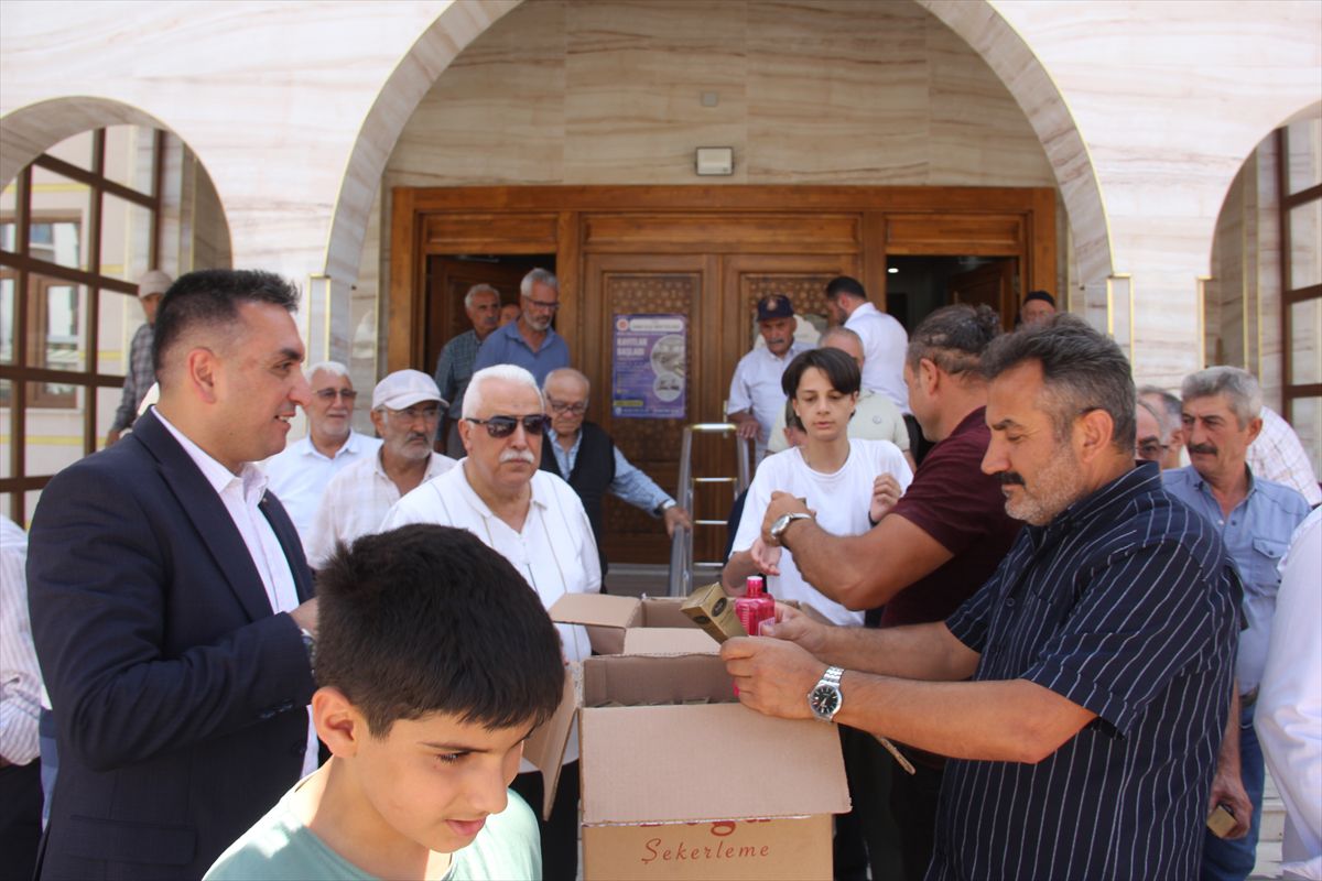 Sivas Zara'da AK Parti'nin 25. yılına özel mevlit programı