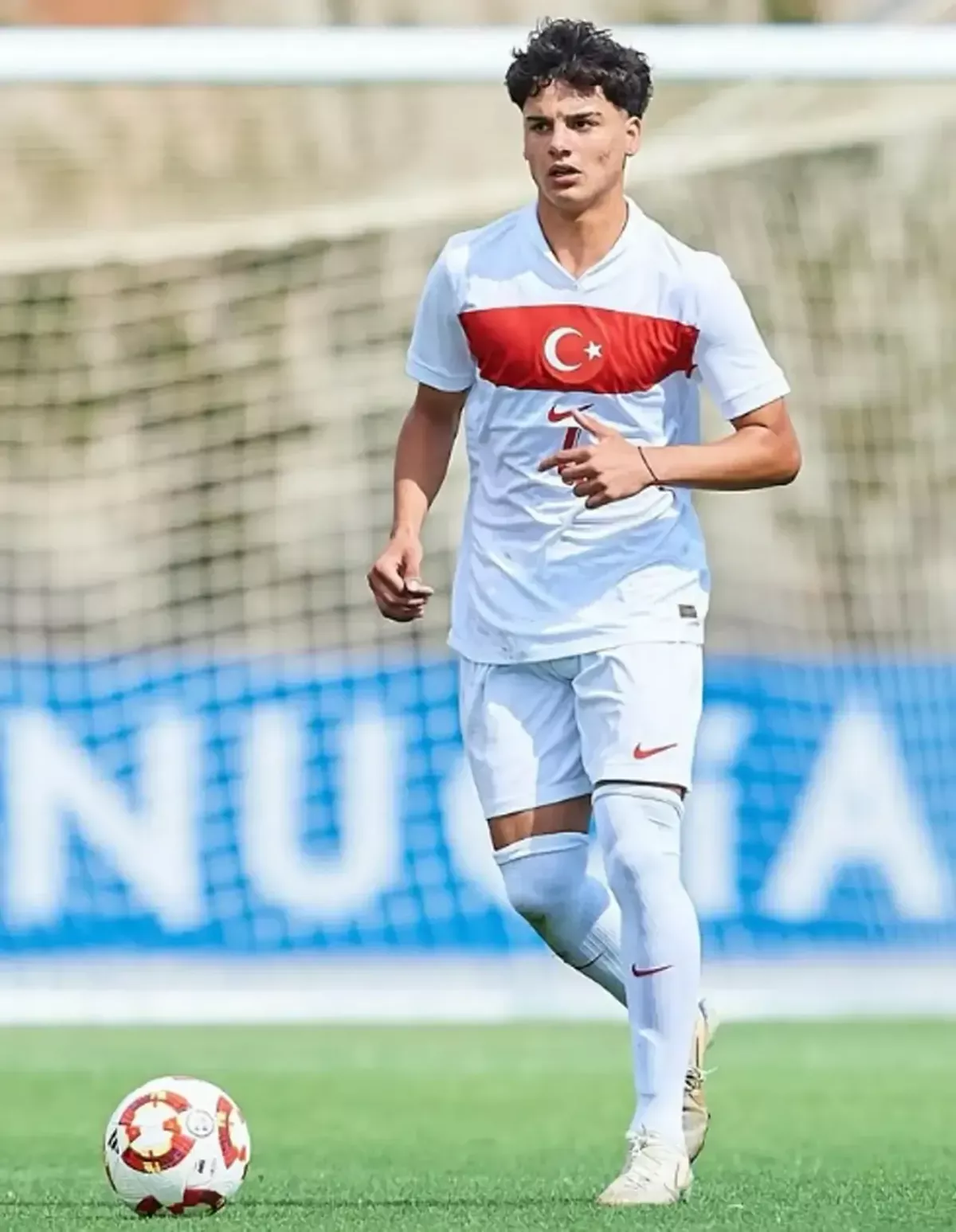 Altınordu'nun genç yıldızı Bilal Demirağ, Alanyaspor'a transfer oldu