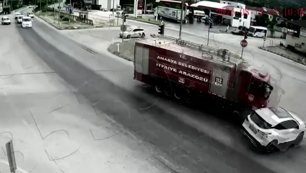 Amasya'da itfaiye aracı otomobile çarptı: 1 yaralı