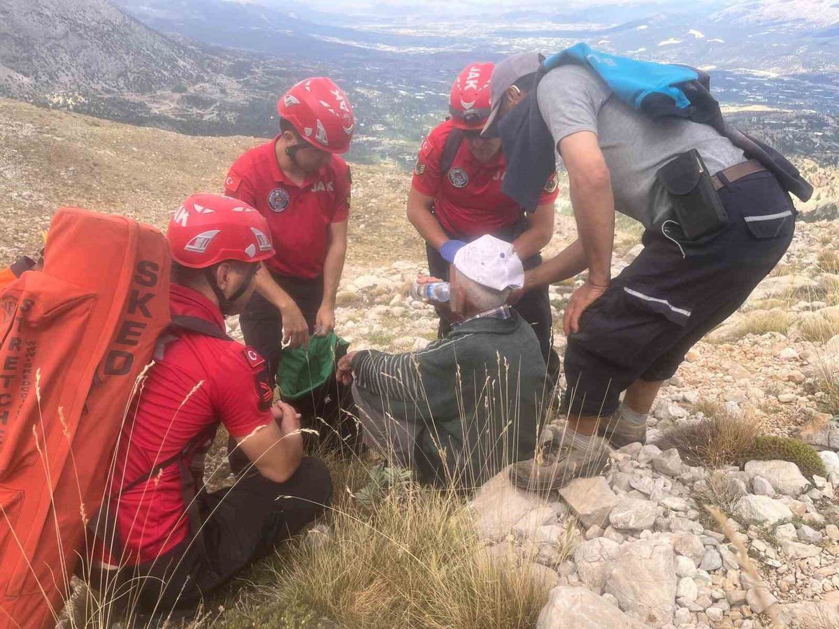 Kaş'ta kayıp yaşlı adam sağ bulundu