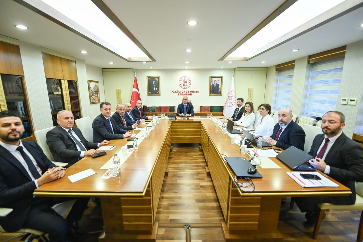 Bakan Ersoy, Trabzon Turizmini Masaya Yatırdı