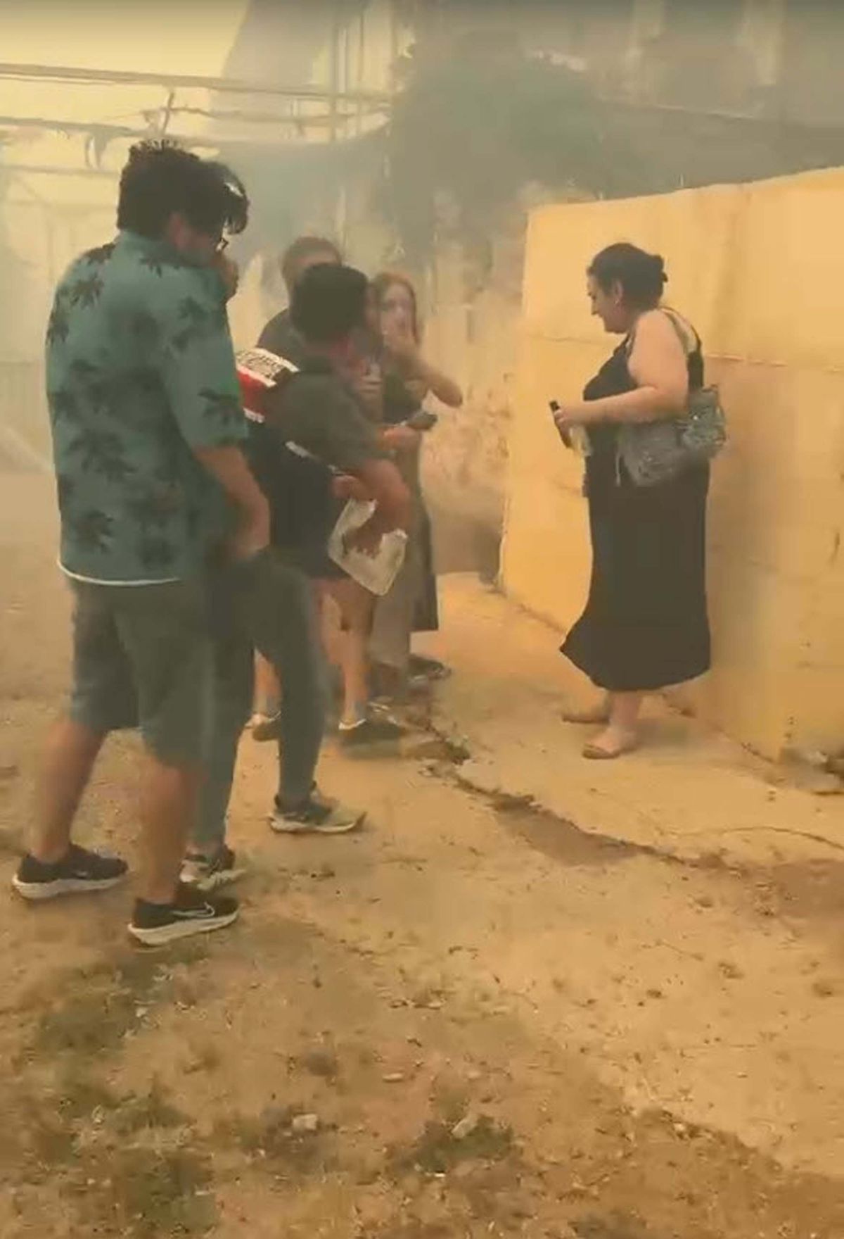Jandarma Vatandaşları Alevlerden Kurtardı