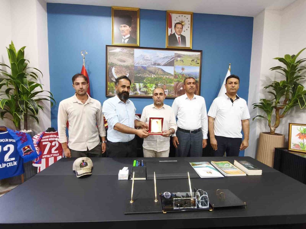 Sason Kütüphane Müdürü'ne STK'lardan Başarı Ödülü