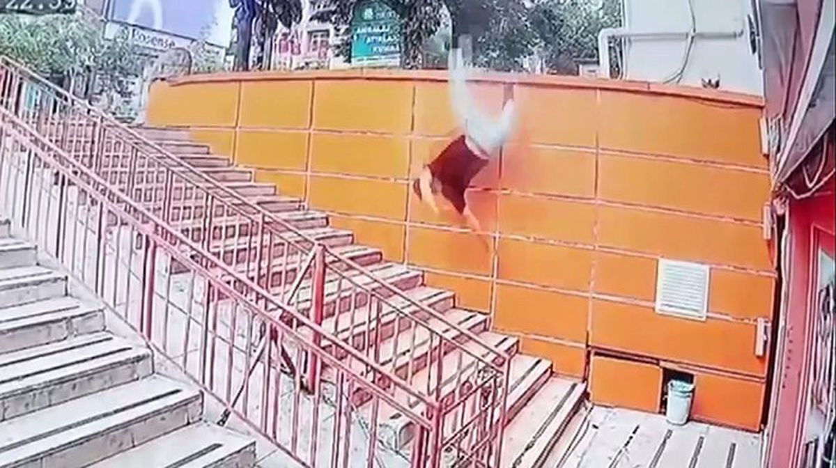 Isparta'da Duvar Üstünde Dengesini Kaybeden Şahıs Düştü