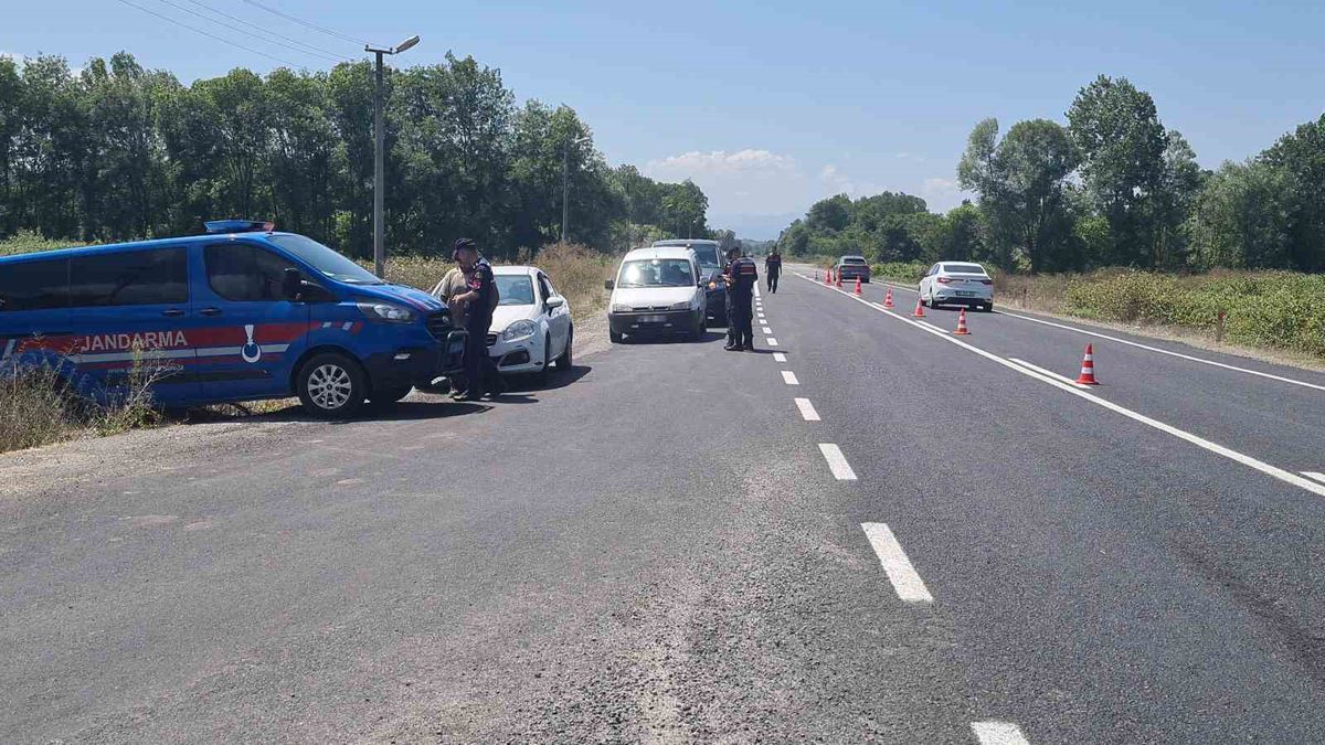 Nebioğlu'nda Jandarmadan Sıkı Trafik Denetimi