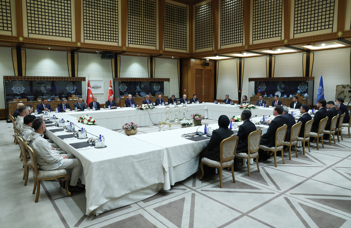 Erdoğan: Süper Lig’e yükselen takımlarla bir araya geldik