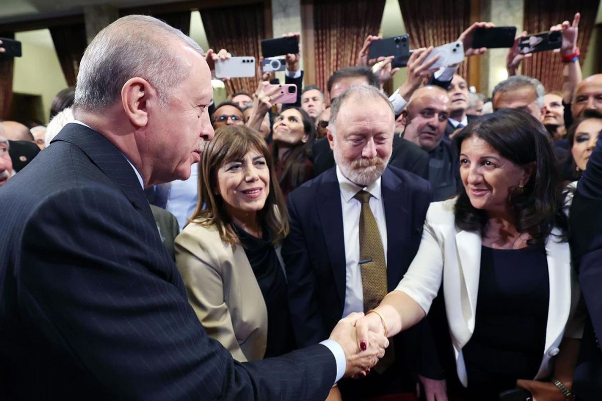 DEM Parti heyeti Erdoğan’la görüşmek için Külliye’de! Demirtaş dahil masada 5 konu var