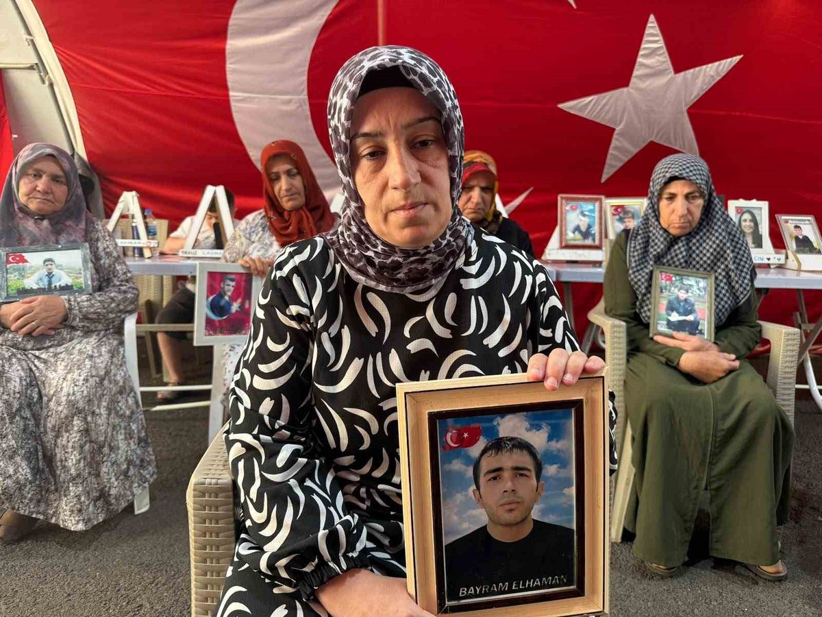Diyarbakır’da Evlat Nöbetindeki Ailelerden Çocuklarına ‘Teslim Olun’ Çağrısı