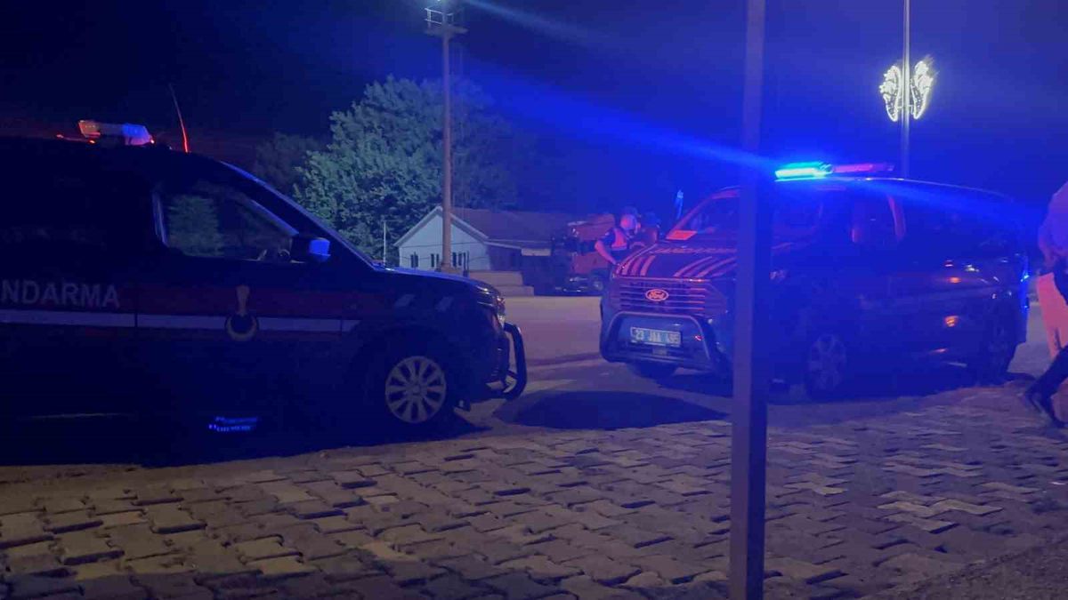 Elazığ'da Bıçaklı ve Silahlı Kavga: 3 Yaralı