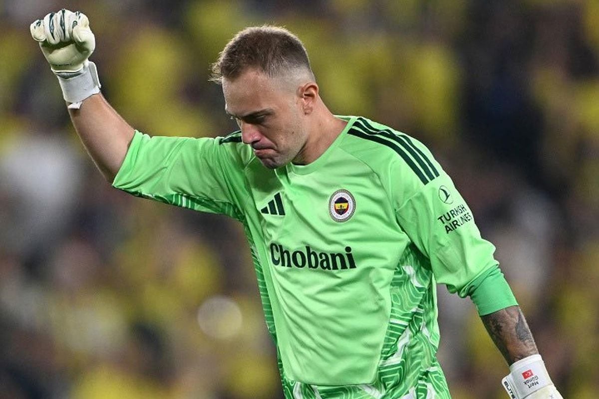 Fenerbahçe'ye Mert Günok'tan kötü haber! Kaleyi Tarık Çetin koruyacak