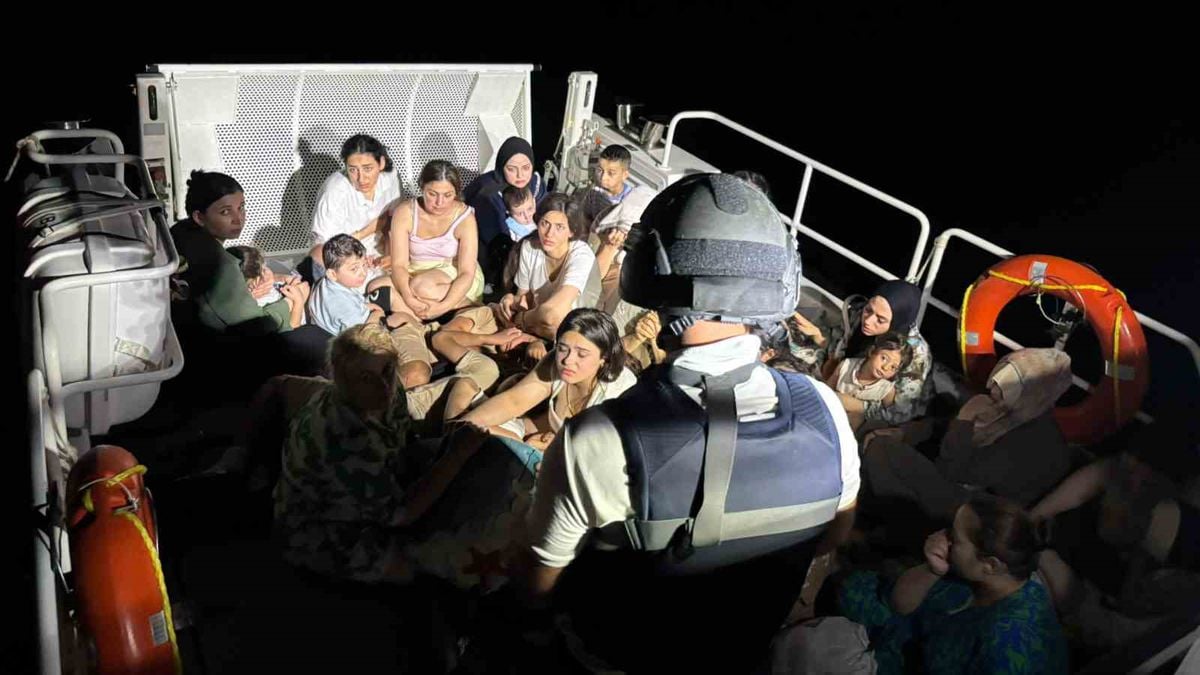 Gökova Körfezi'nde 64 Düzensiz Göçmen ve 4 Kaçakçı Yakalandı