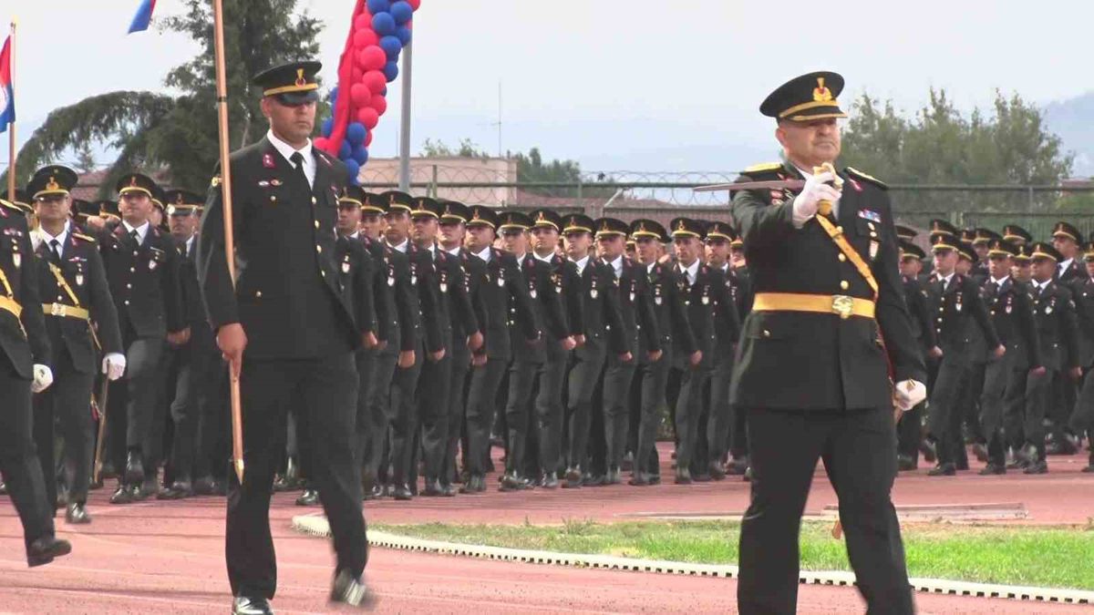 1.228 Astsubay Adayı Mezuniyet Coşkusu Yaşadı