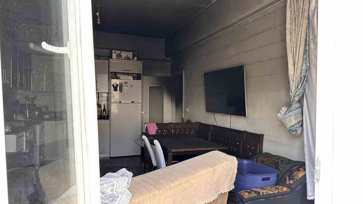 Kastamonu'da Kapıcı Dairesinde Yangın: Baba ve Oğlu Yaralandı