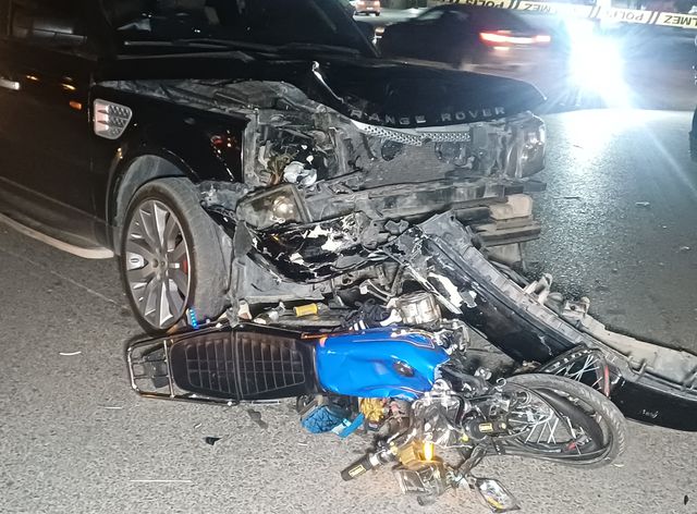 kirmizi isikta gecen motosiklet cipe carpti 1 20141069 o