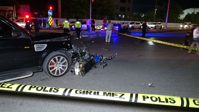 kirmizi isikta gecen motosiklet cipe carpti 1 4 20141069 o