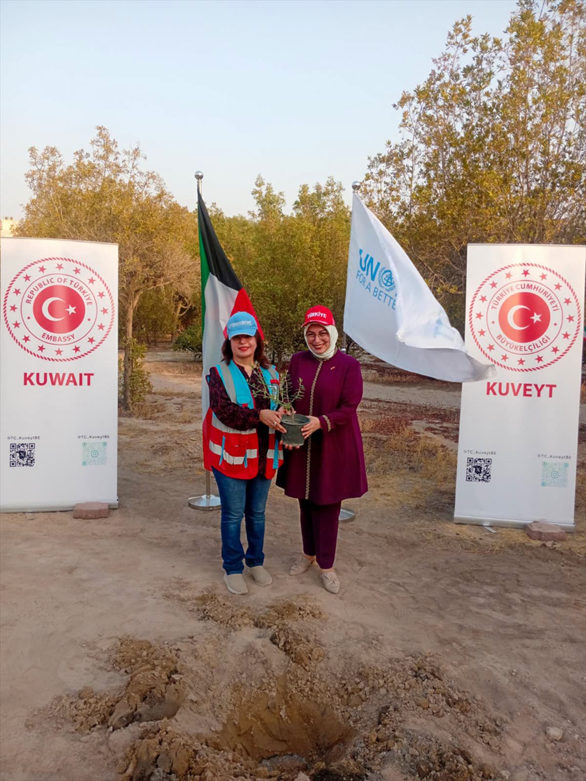 Türkiye ve BM-Habitat Kuveyt’te Dostluk Parkı’nı Yeşillendiriyor