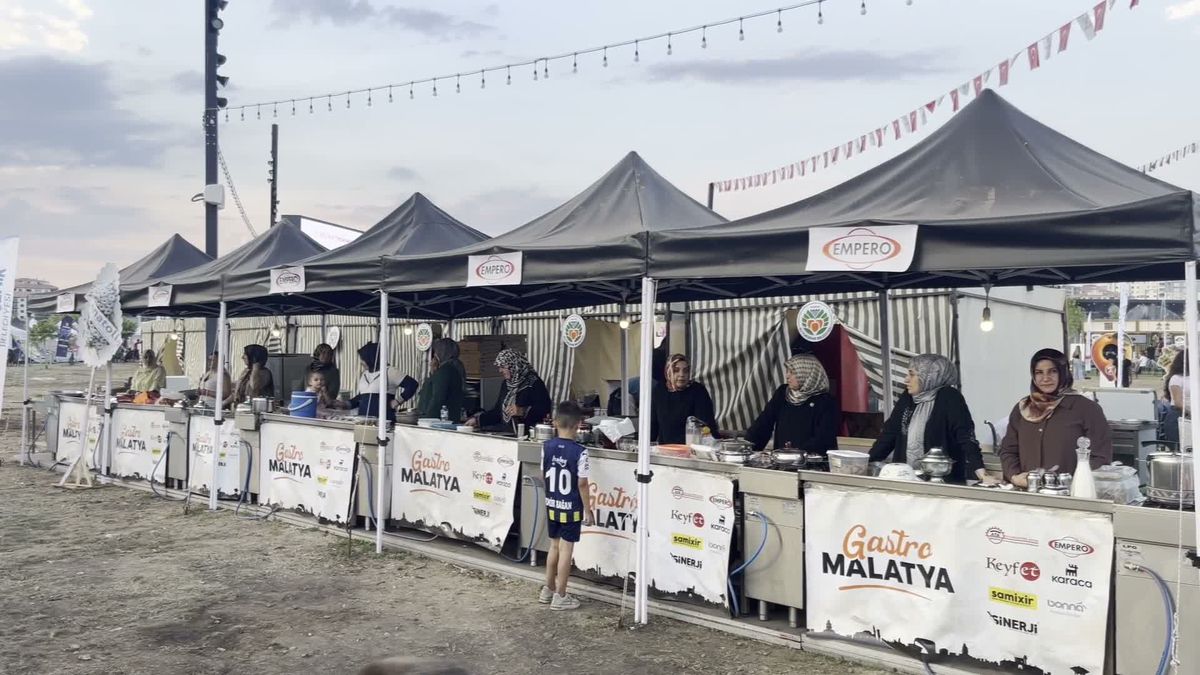 Malatya’da Ev Hanımları Tiritli Köfte Yarışması