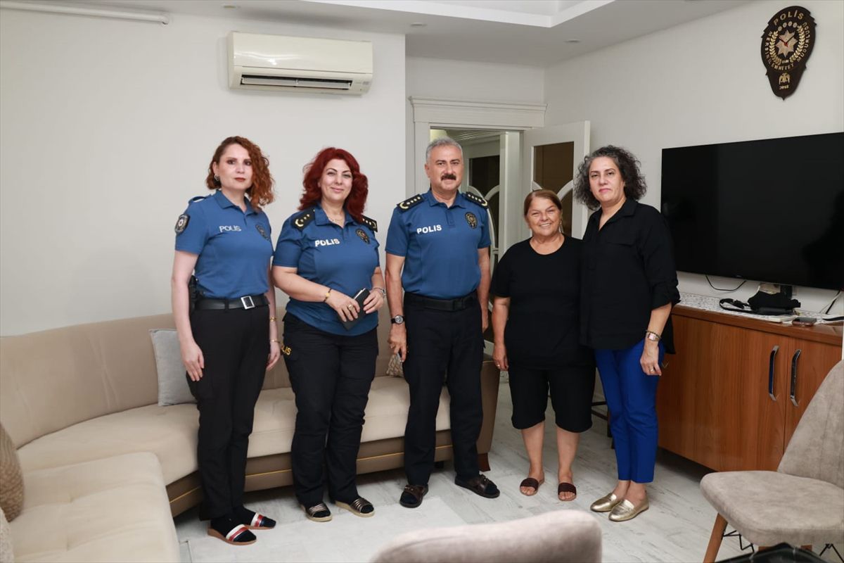 Mersin Emniyet Müdürü Şehit Ailesini Ziyaret Etti