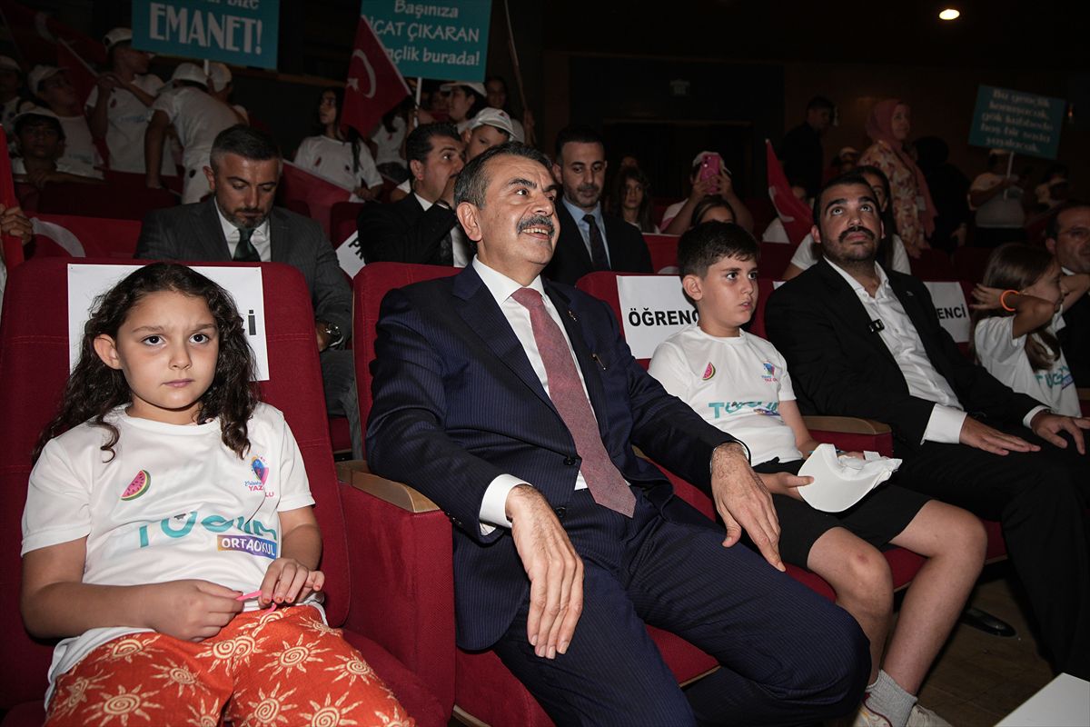 Bakan Tekin: Bilgiyi hayatta kullanmayı öğreteceğiz