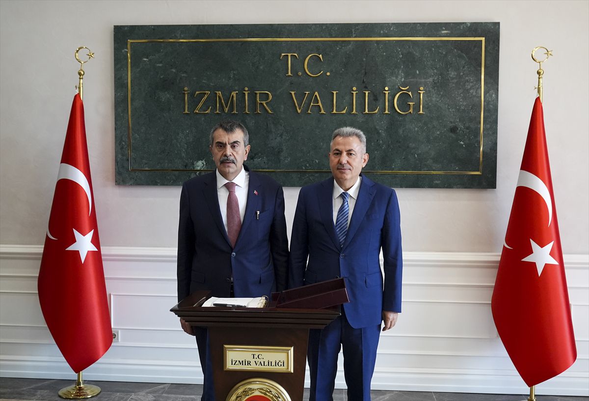 Milli Eğitim Bakanı Tekin İzmir’de Temaslarda Bulundu