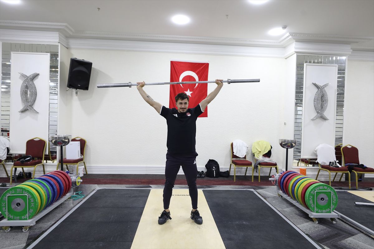 Milli Halterci Yusuf Fehmi Genç Hedeflerini Büyütüyor