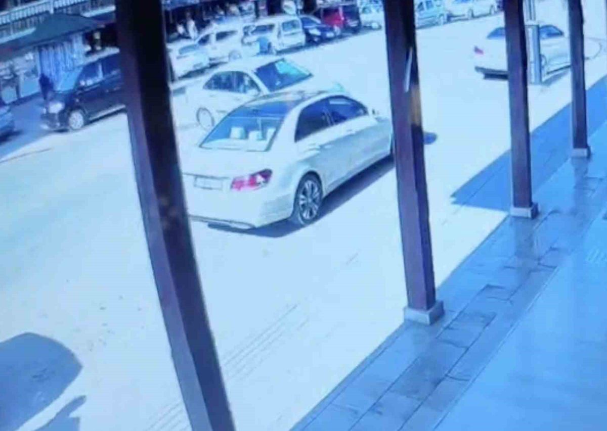 Alaca'da alkollü sürücü park halindeki araçlara çarptı: 50 bin TL ceza