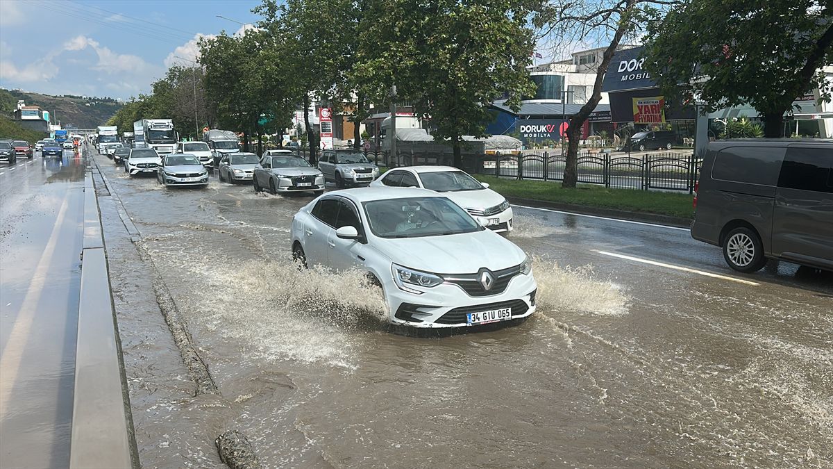 Samsun’da Sağanak Hayatı Olumsuz Etkiledi