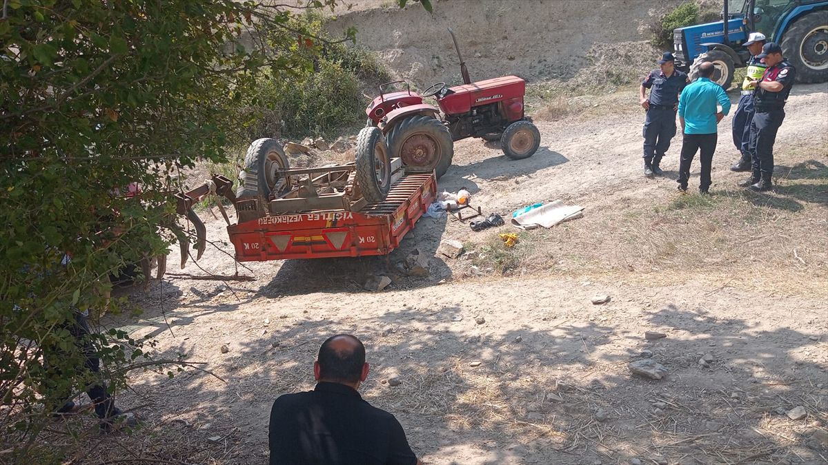 Vezirköprü'de traktör kazası: 1 ölü, 7 yaralı