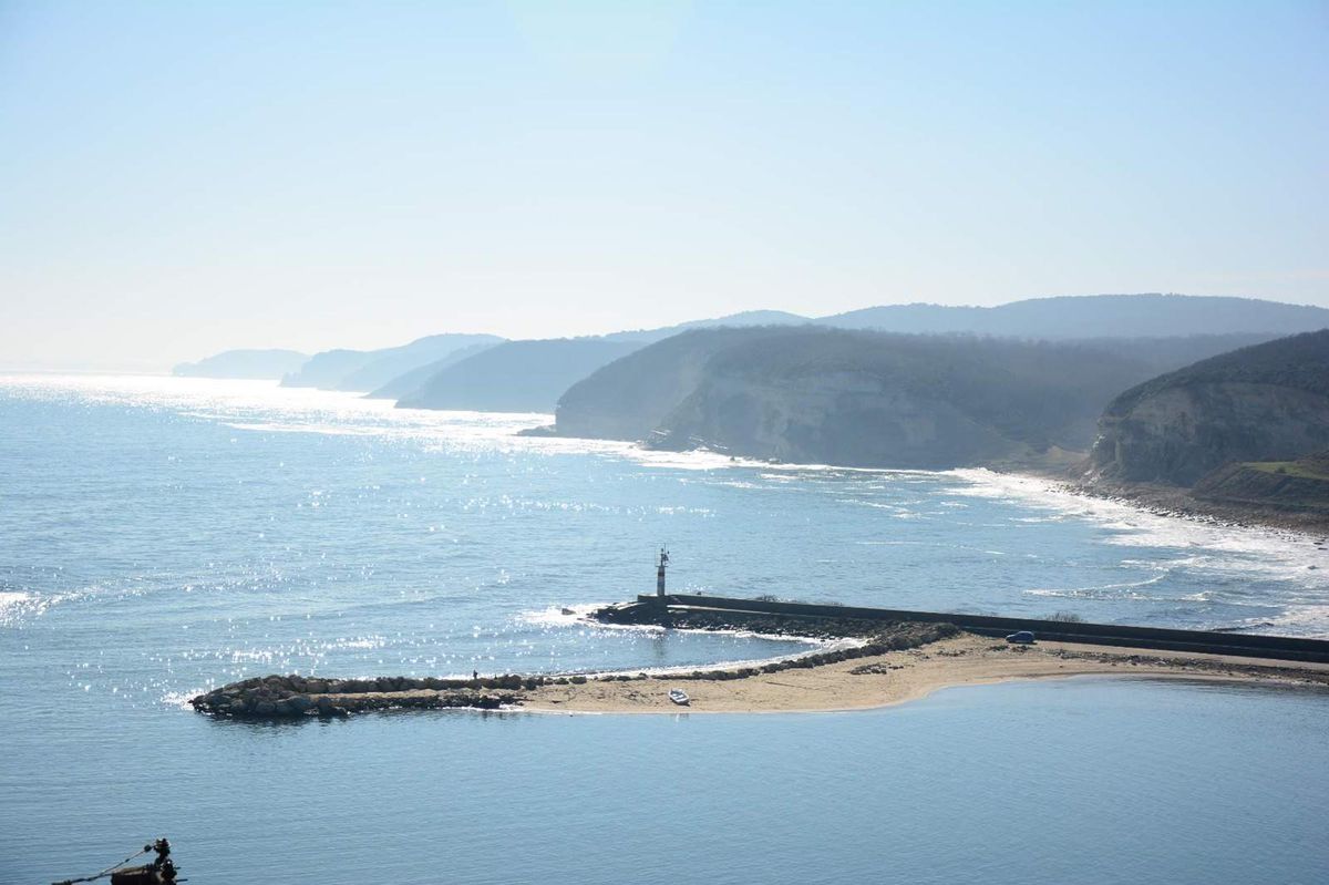 Karadeniz'de Dev Dalga Tehlikesi: Saray ve Vize'de Yarın Denize Girmek Yasaklandı