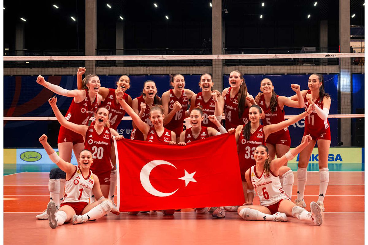 U17 Kız Milli Takımı, Japonya'yı 3-0 Geçerek Çeyrek Finalde!