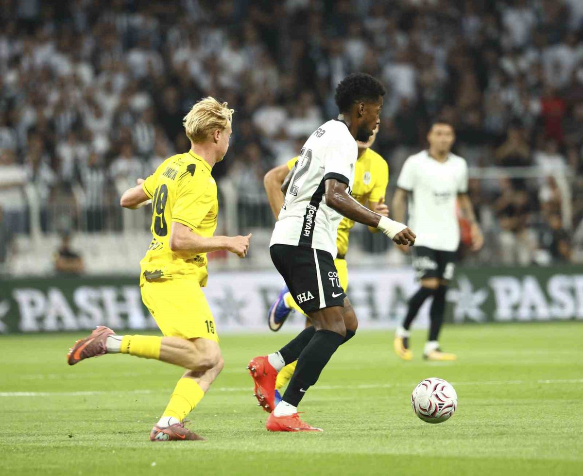 Beşiktaş-Hradec Kralove: İlk 15 dakika golsüz