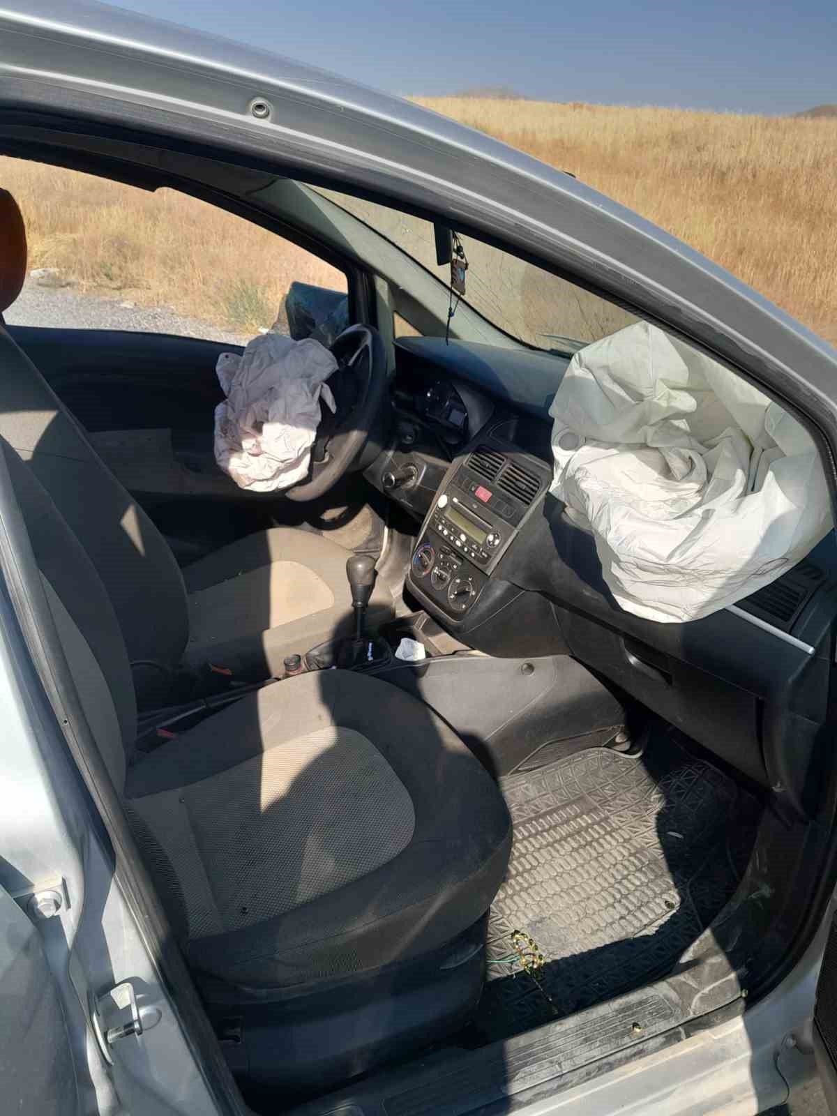 Van'da İki Otomobil Çarpıştı: 7 Yaralı