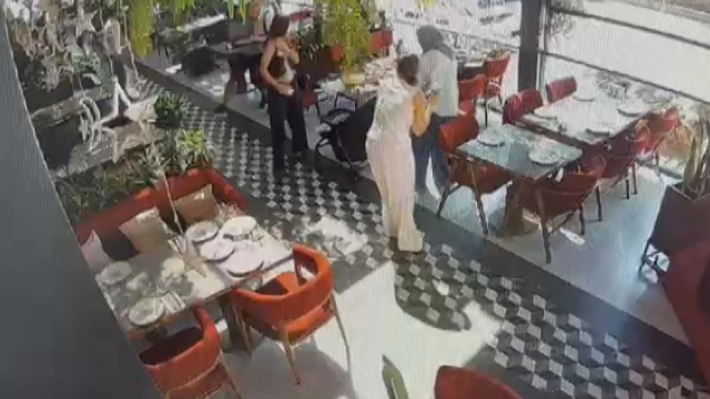 zeytinburnunda restorana silah 20139968 3559 1 m